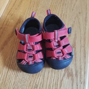 Keens Newport toddler sandals